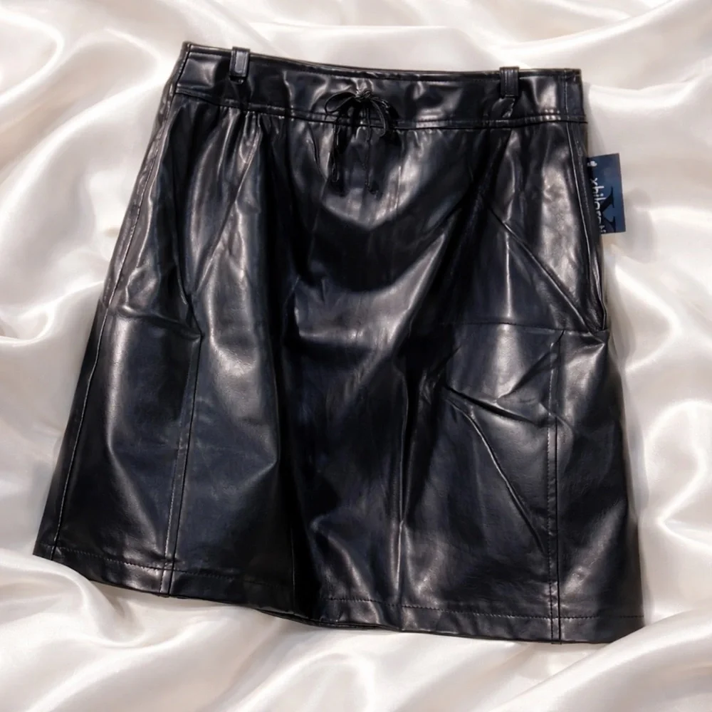Xhilaration Faux Leather Look Size 11 Knee Length Polyurethane Skirt